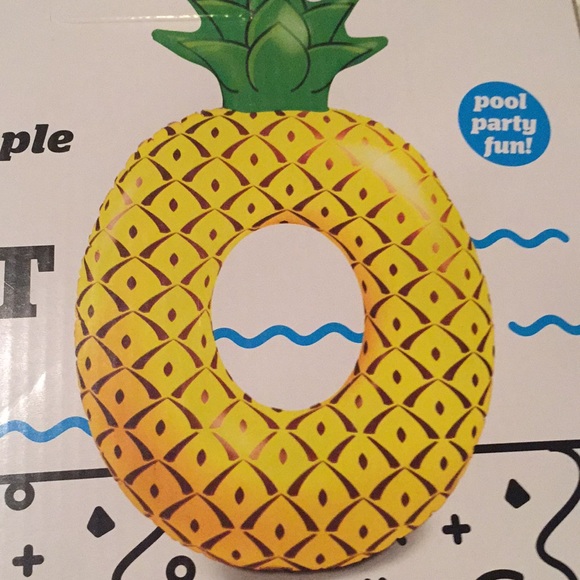 NIB - 6ft Inflated Pineapple - Picture 3 of 3